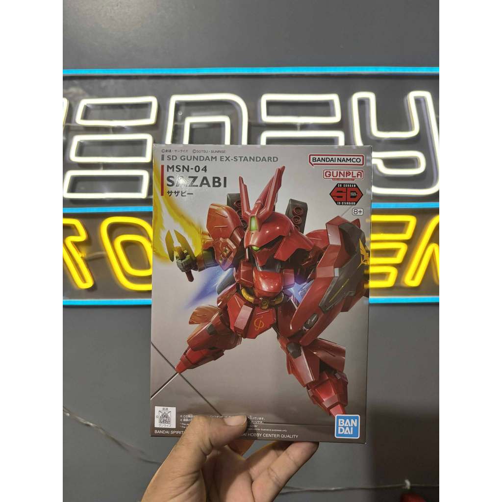 Bandai SD Gundam Ex-standard Sazabi